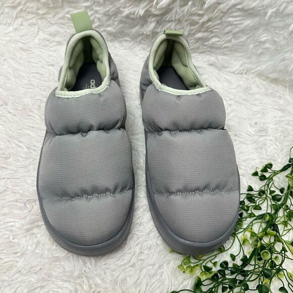 adidas Puffylette Mens Shoes‎ in Charcoal Solid Grey/Linen Green sz 6 NEW - Picture 2 of 9